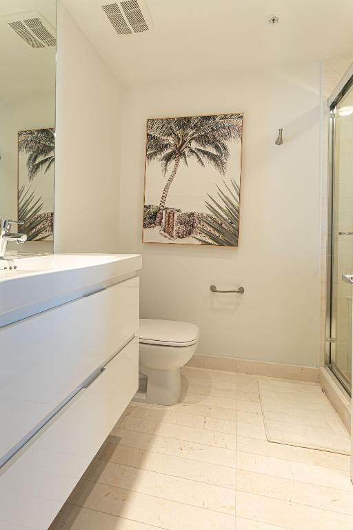 MARINA PALMS RESIDENCES NORTH CONDO - Residential