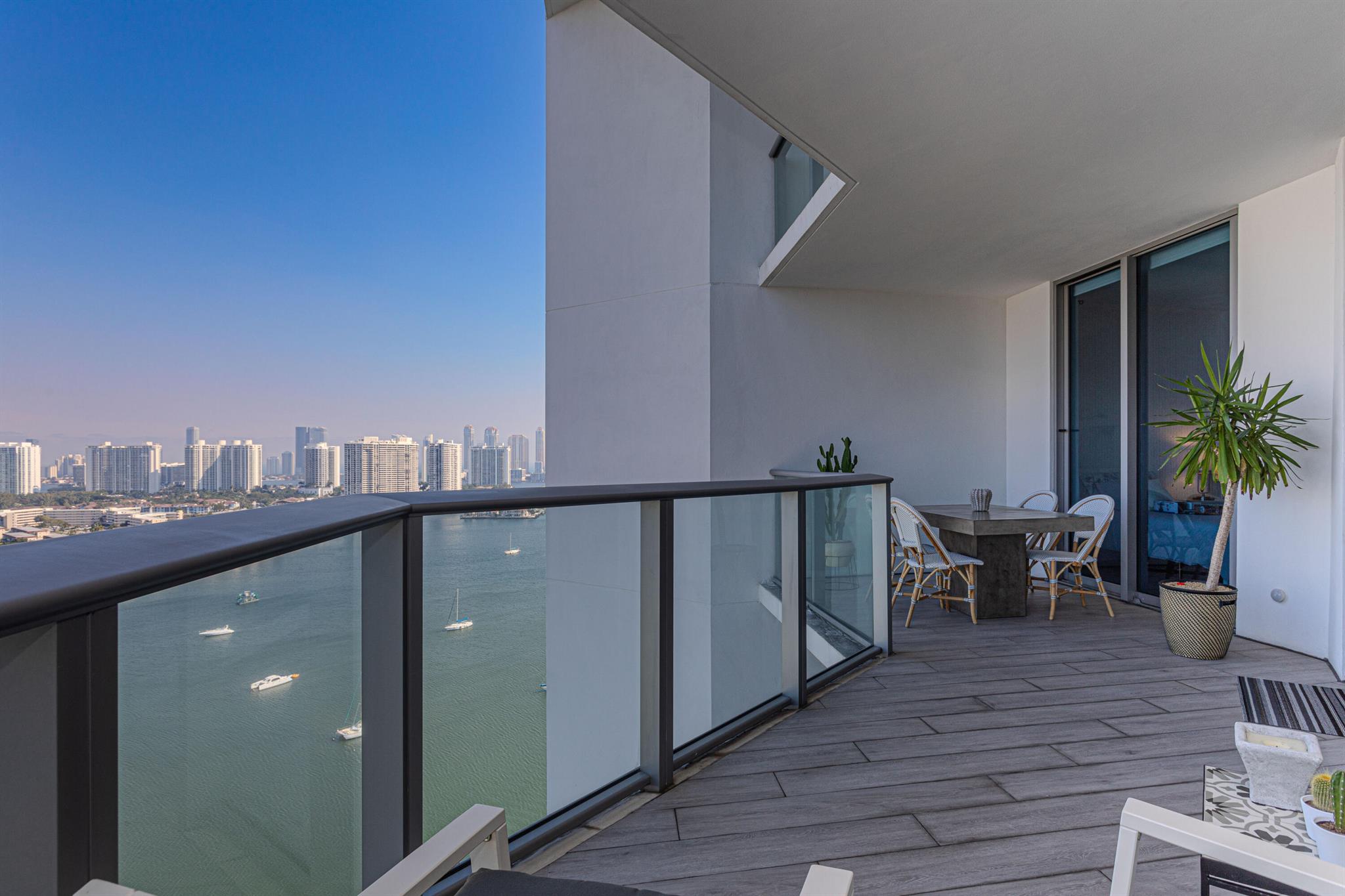 MARINA PALMS RESIDENCES N - Residential