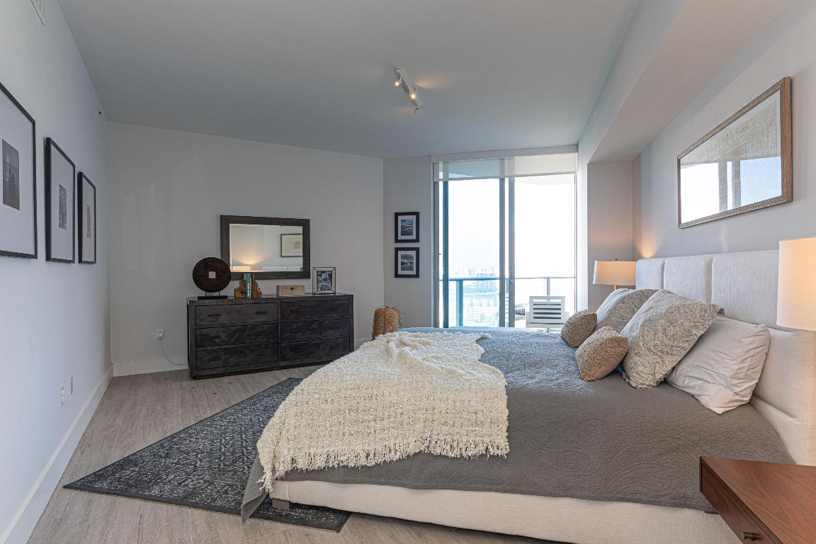 MARINA PALMS RESIDENCES NORTH CONDO - Residential