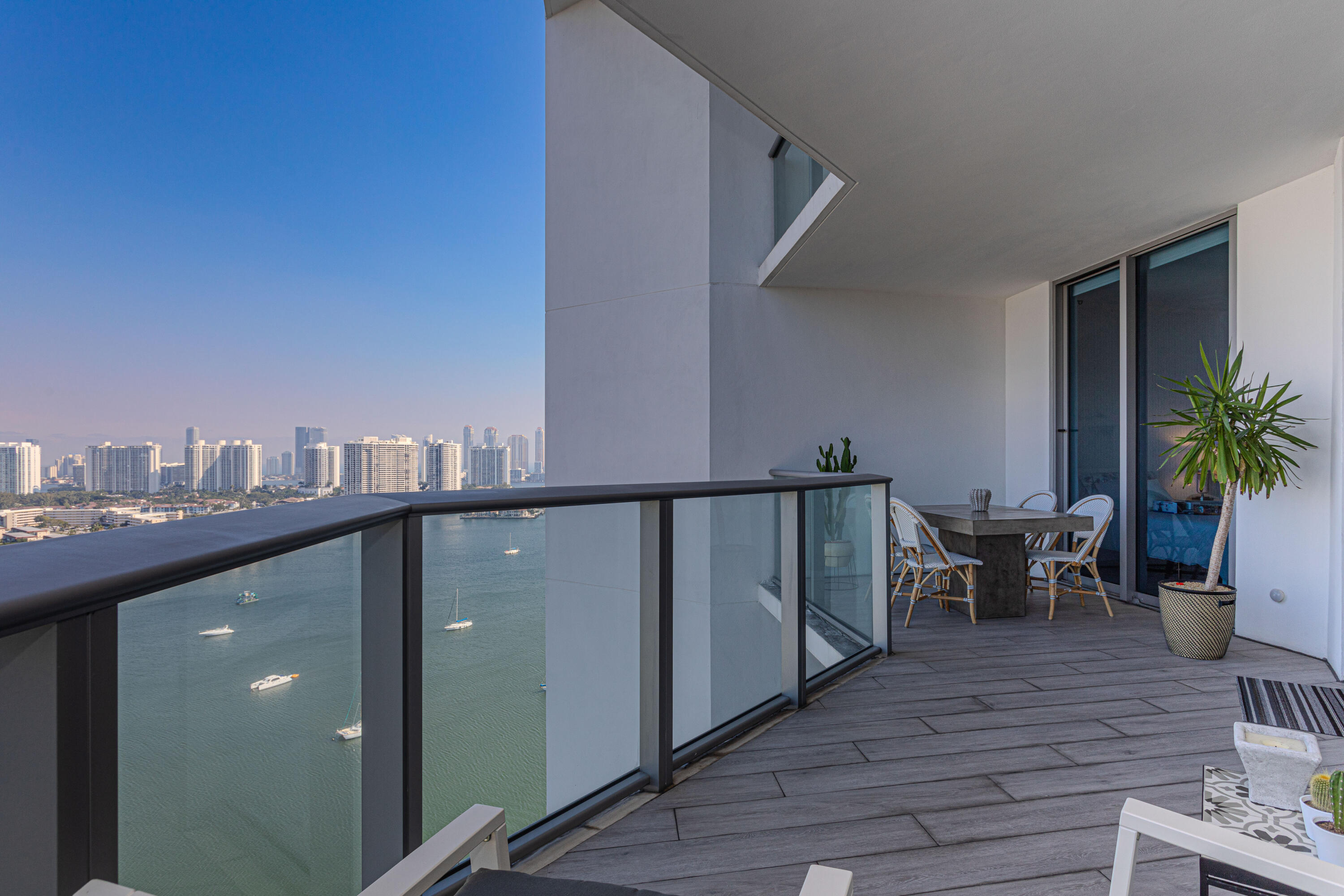 MARINA PALMS RESIDENCES N - Residential