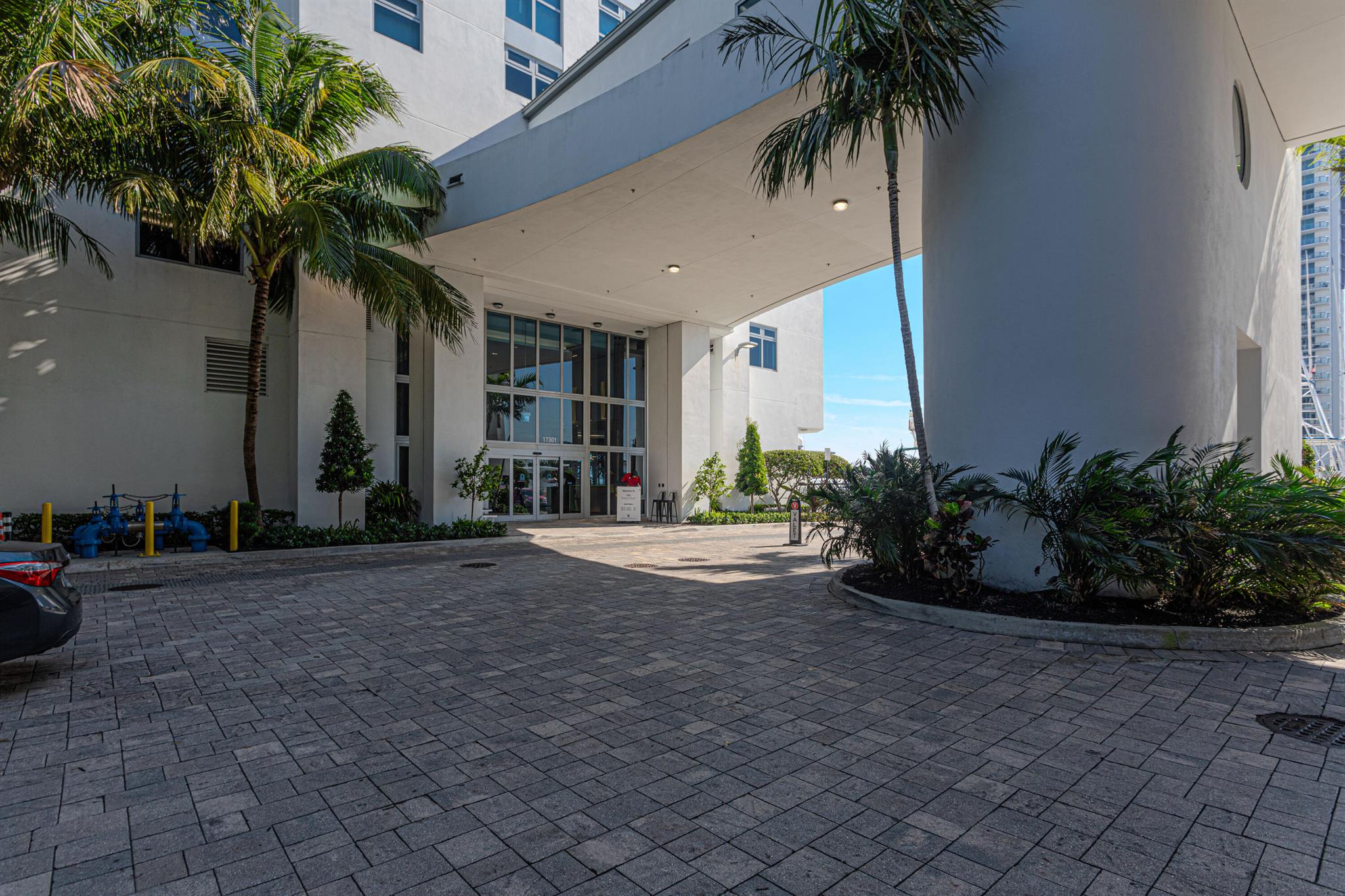 View photos, virtual tours, details... 17301 Biscayne Boulevard 2308