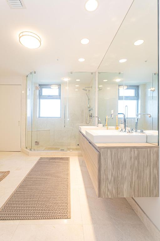 MARINA PALMS RESIDENCES NORTH CONDO - Residential