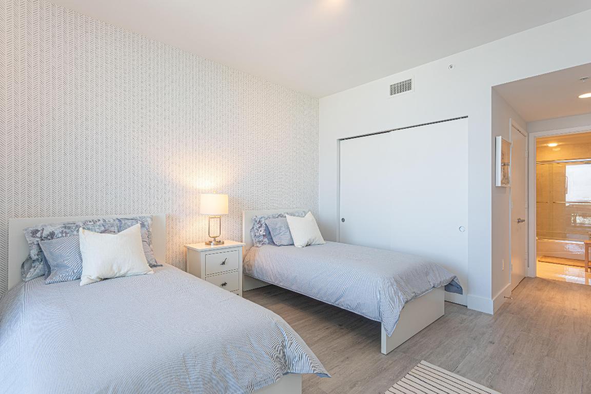 MARINA PALMS RESIDENCES NORTH CONDO - Residential