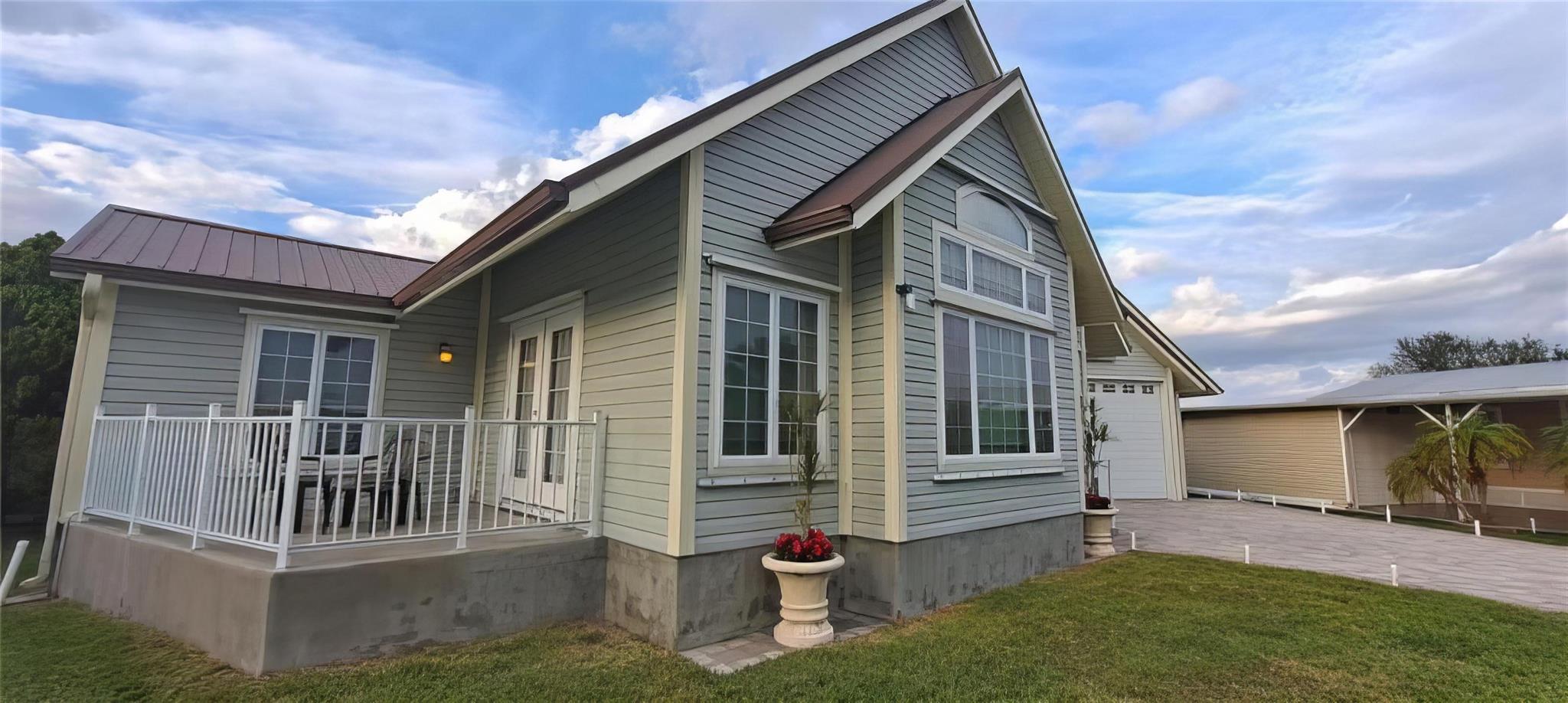 Oasis Village - Residential