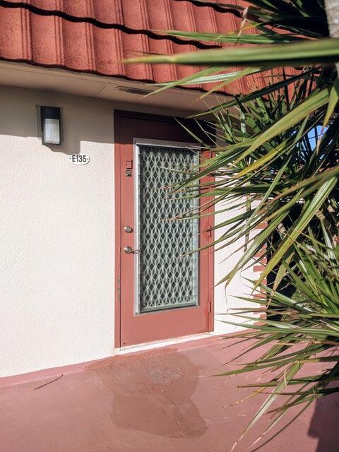 Take a look at this charming one-bedroom villa in gated Kings Point, a very active 55+ community. The villa features an open floorplan and tons of natural light. Unwind on the peaceful porch and enjoy the countless community amenities. Kings Point is conveniently located near shopping centers, major highways and just a 10-minute drive to the beach. This is a wonderful option for full time or part time residents and investors!