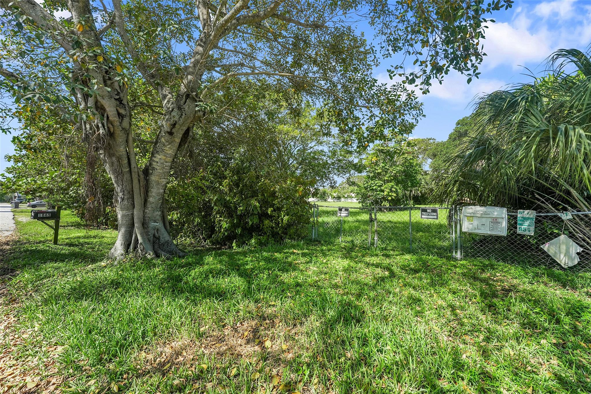 Acreage & Unrec - Land