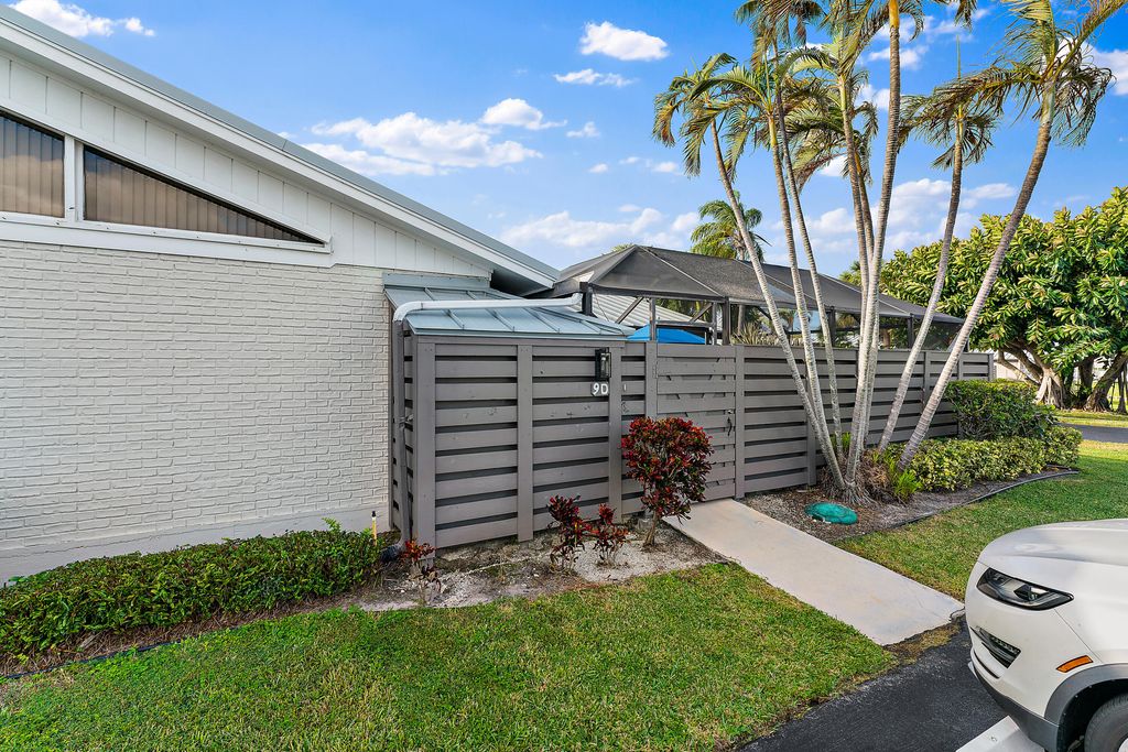 Photo of 1801 S Us Highway 1 #9d, Jupiter, FL 33477 (MLS # B26020489)