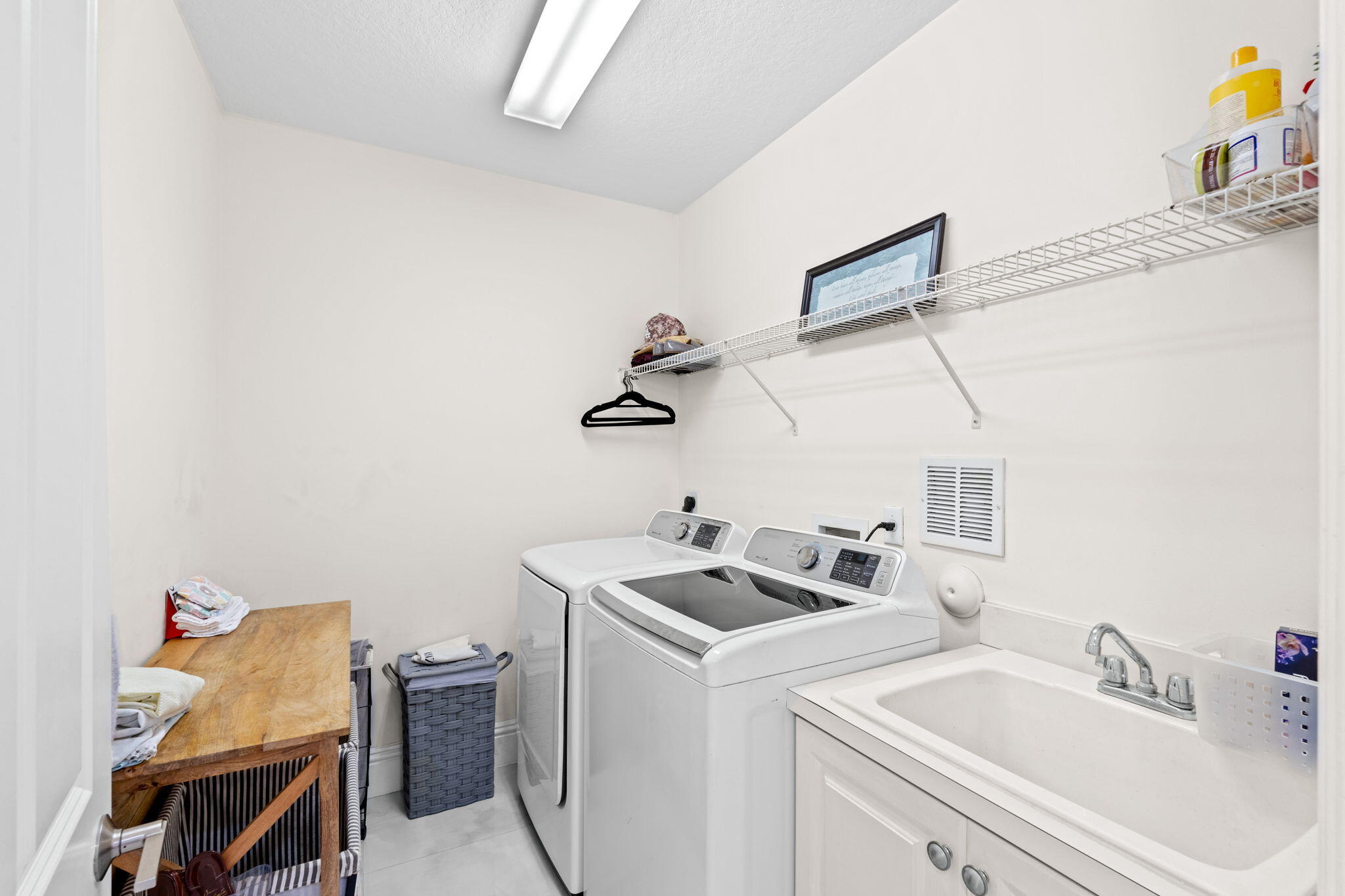 WELLINGTON VIEW - Residential