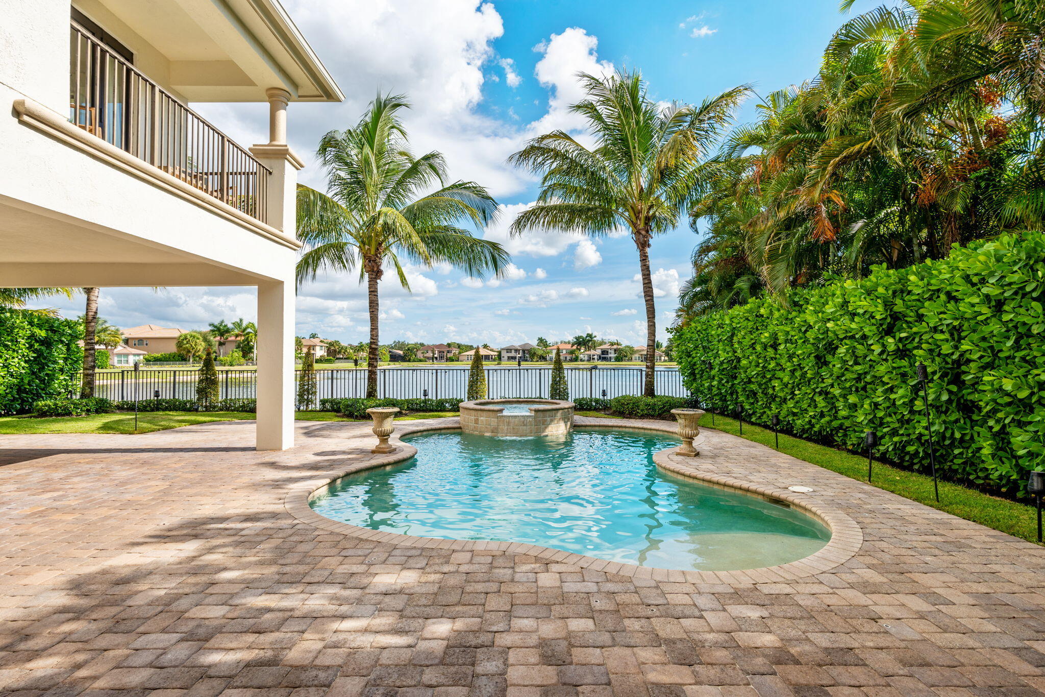 WELLINGTON VIEW - Residential