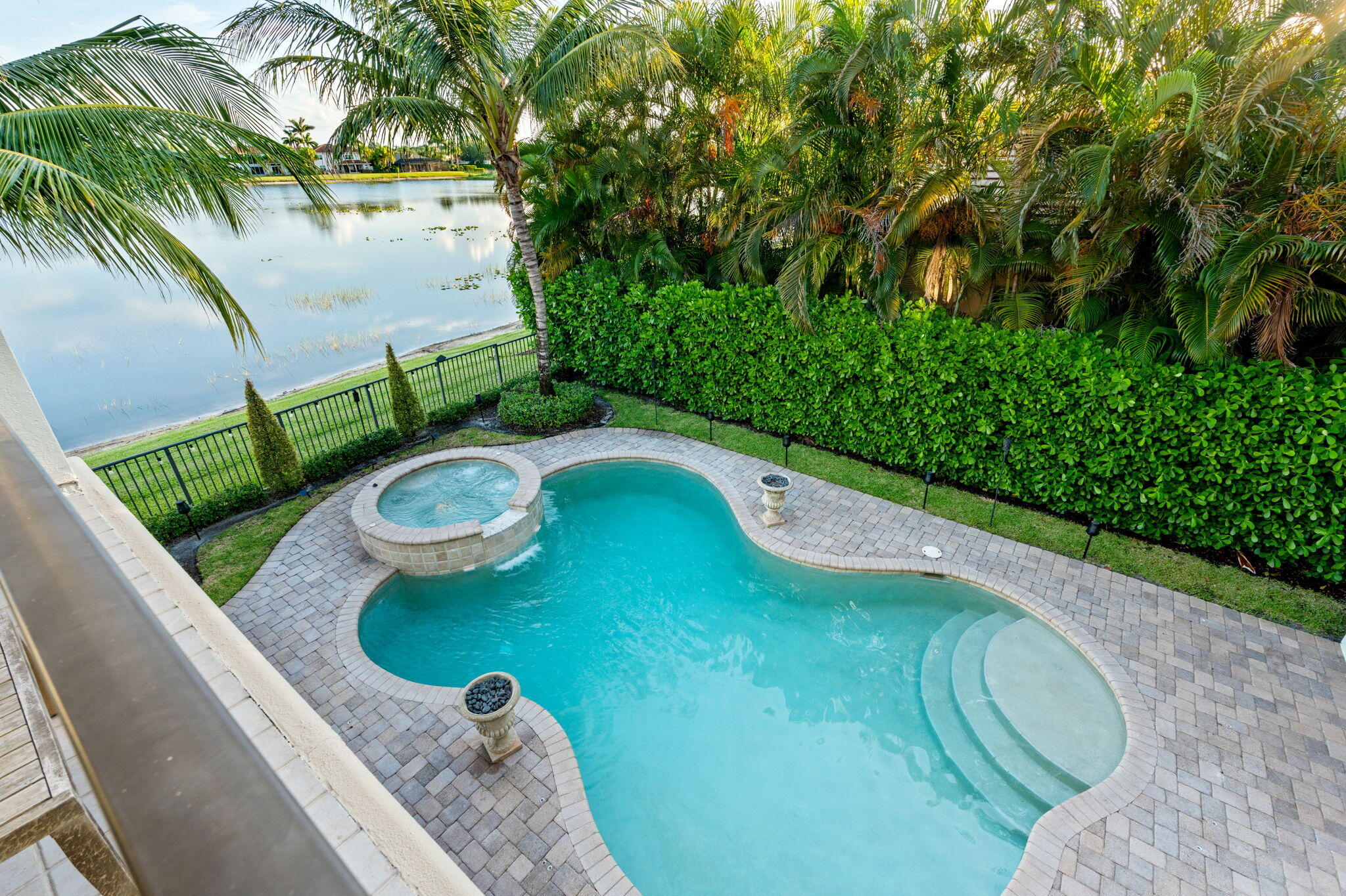 WELLINGTON VIEW - Residential