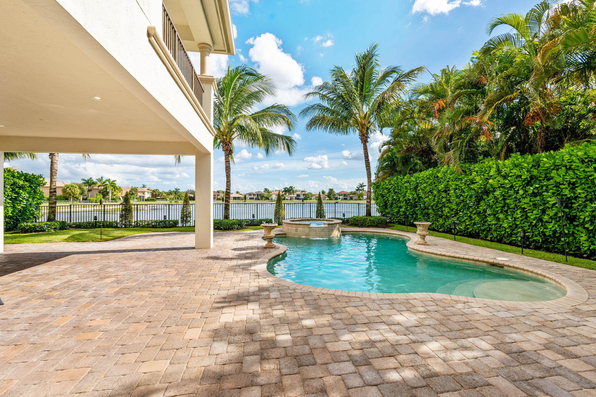 WELLINGTON VIEW - Residential