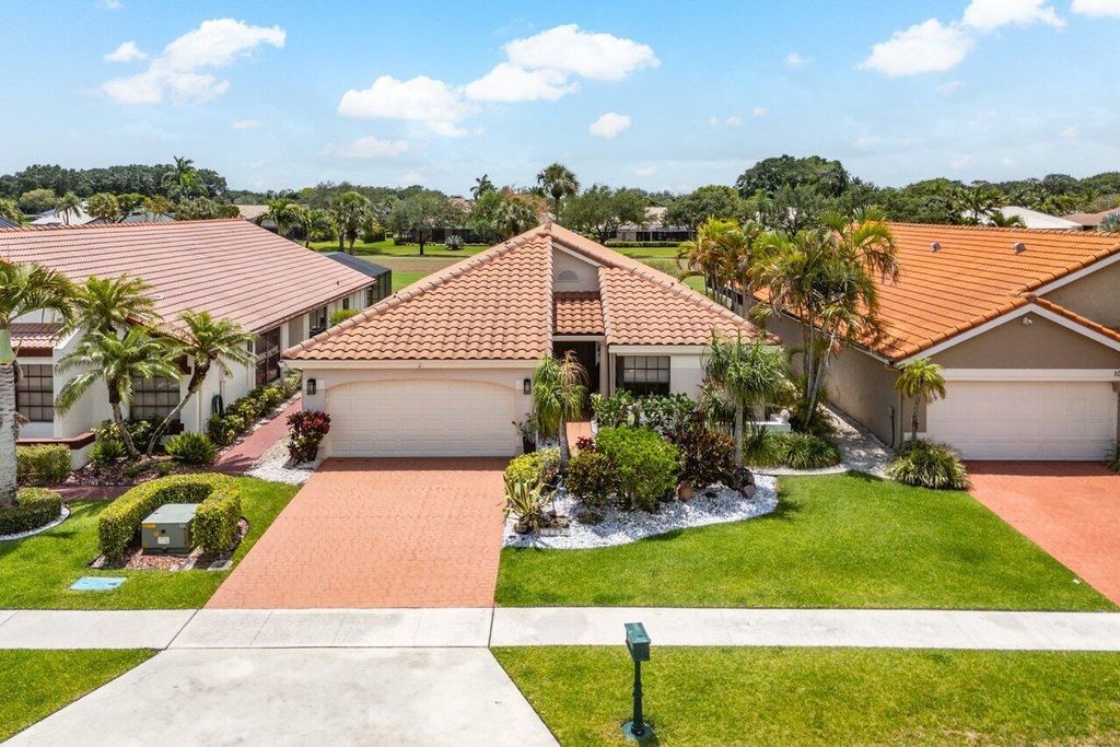 Photo of 10784 White Aspen Lane, Boca Raton, FL 33428 (MLS # R11090396)
