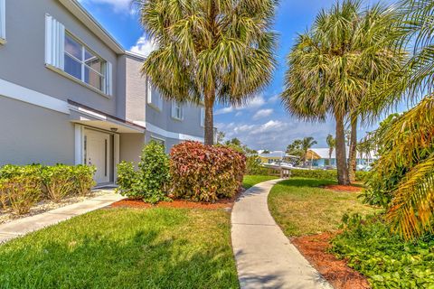 Townhouse in Hutchinson Island FL 2540 Harbour Cove Drive Dr 3.jpg