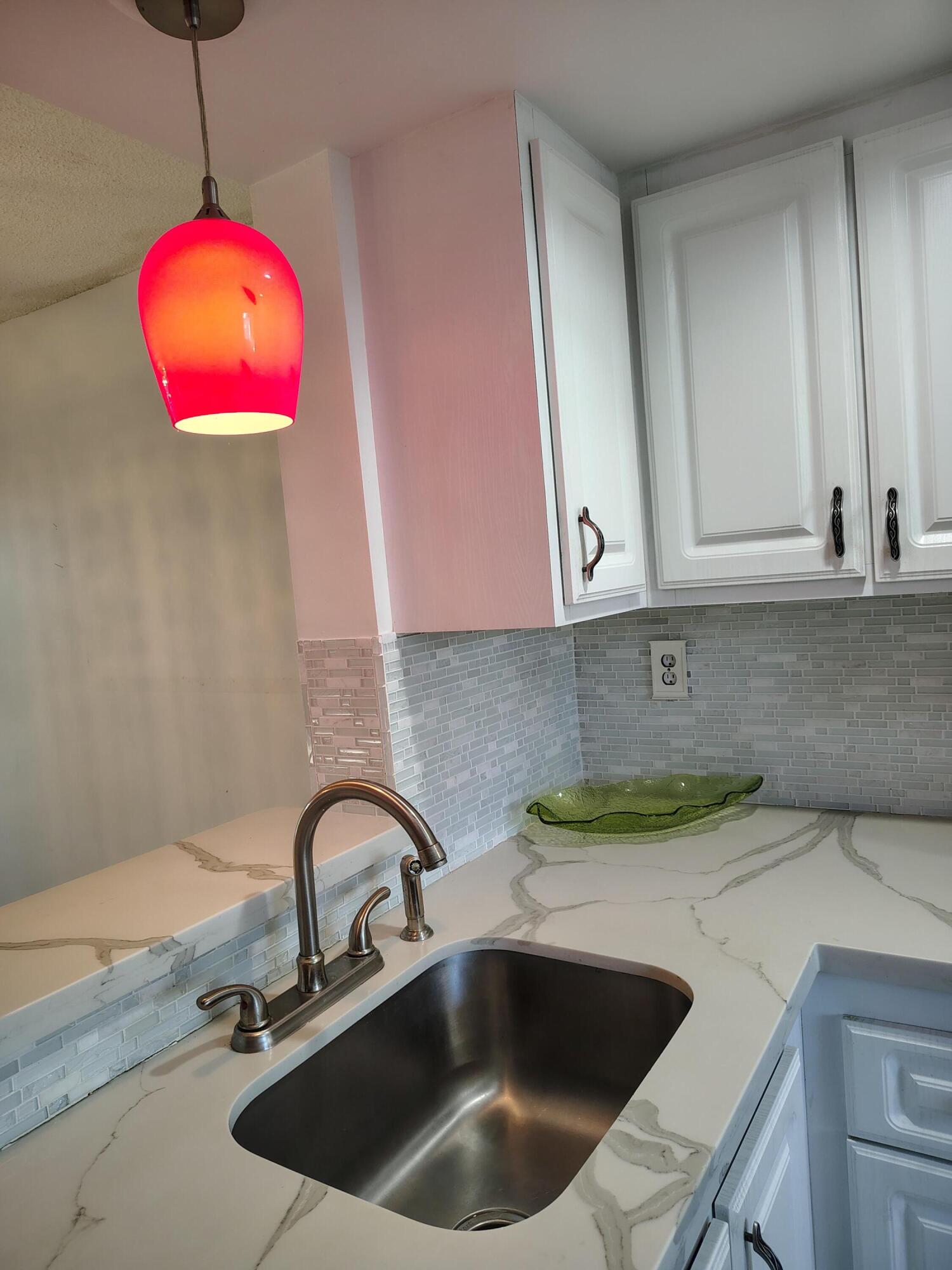10 OF PALM SPRINGS 2 CONDO - Residential