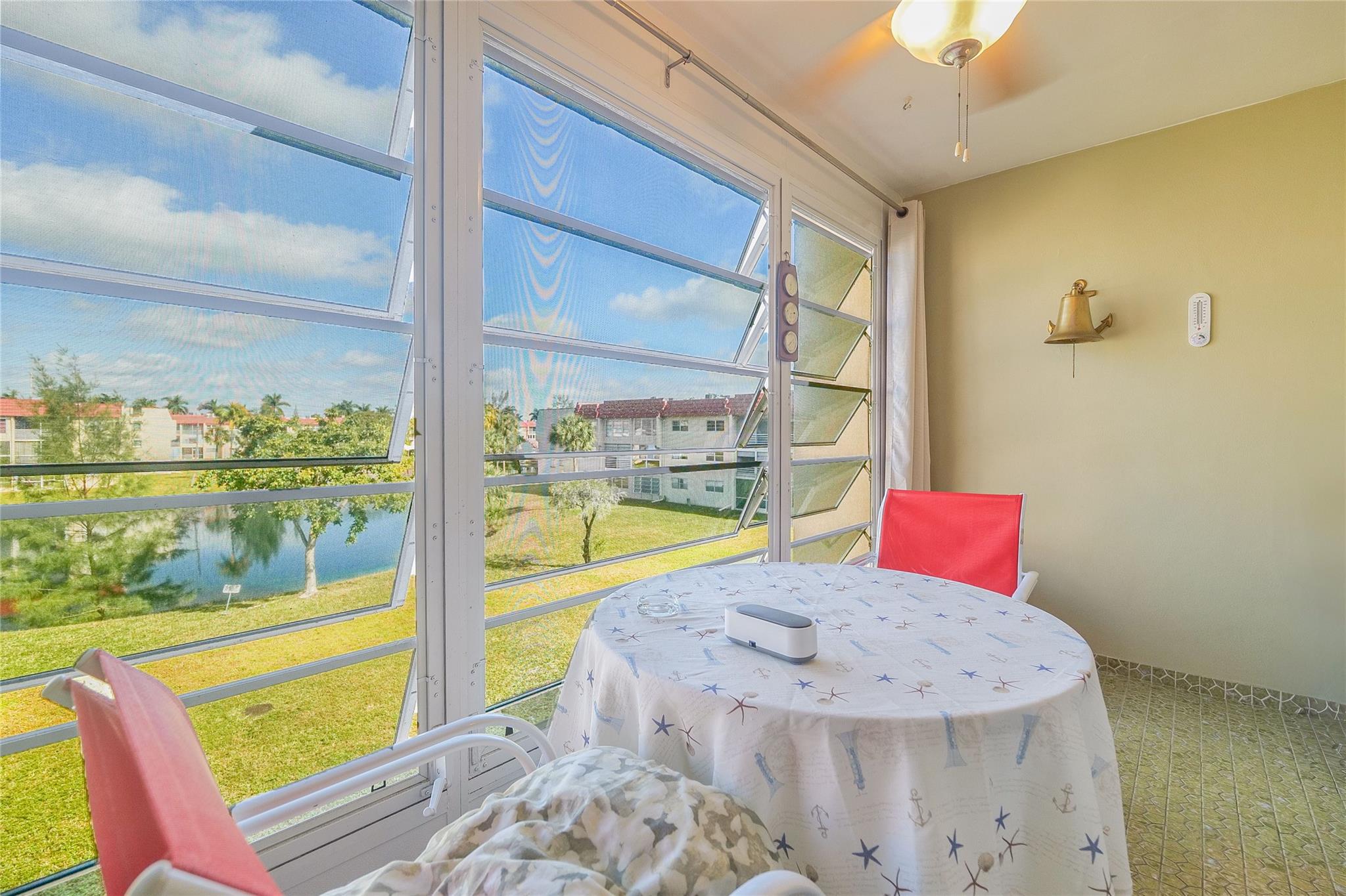 3051 Sunrise Lakes Dr 302