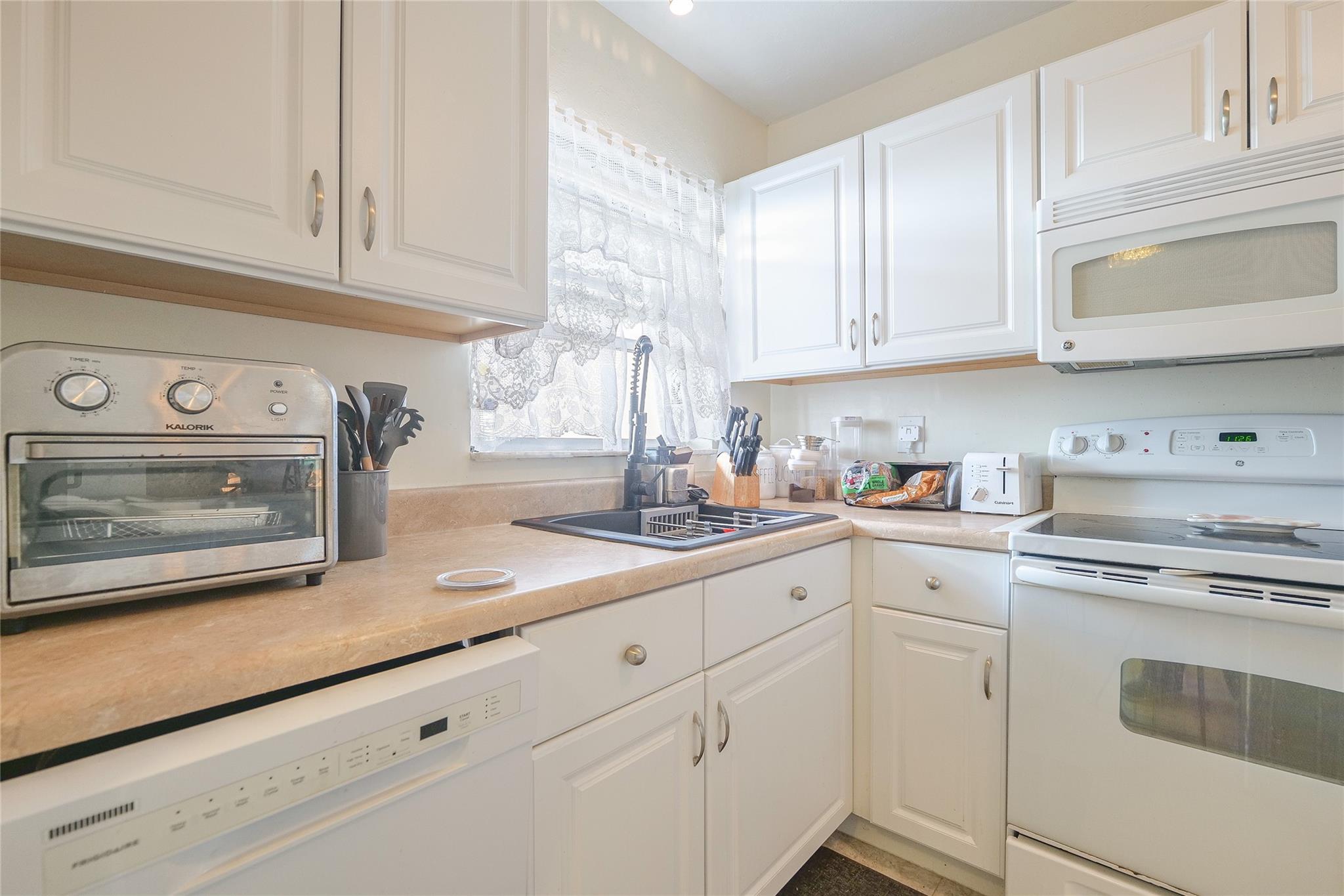 Sunrise Lakes - Residential