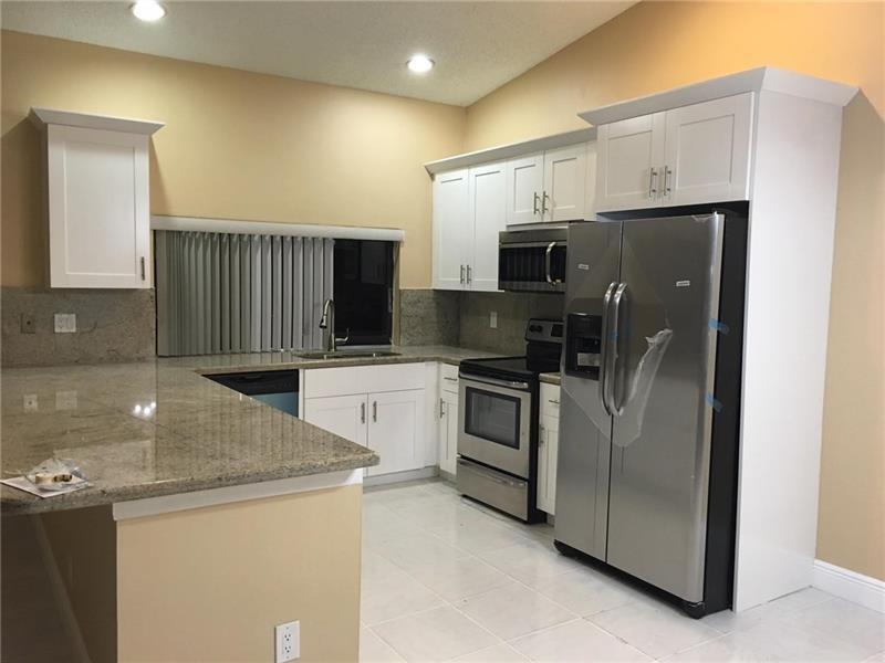 9555 NW 25th Court