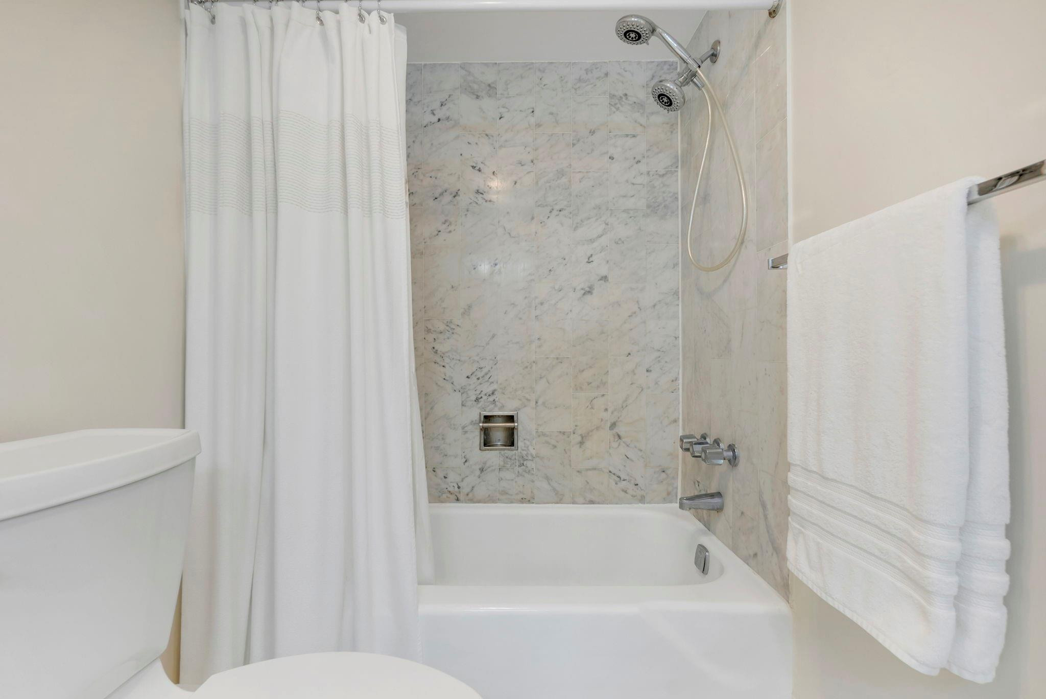 Admiralty Towers - Residential