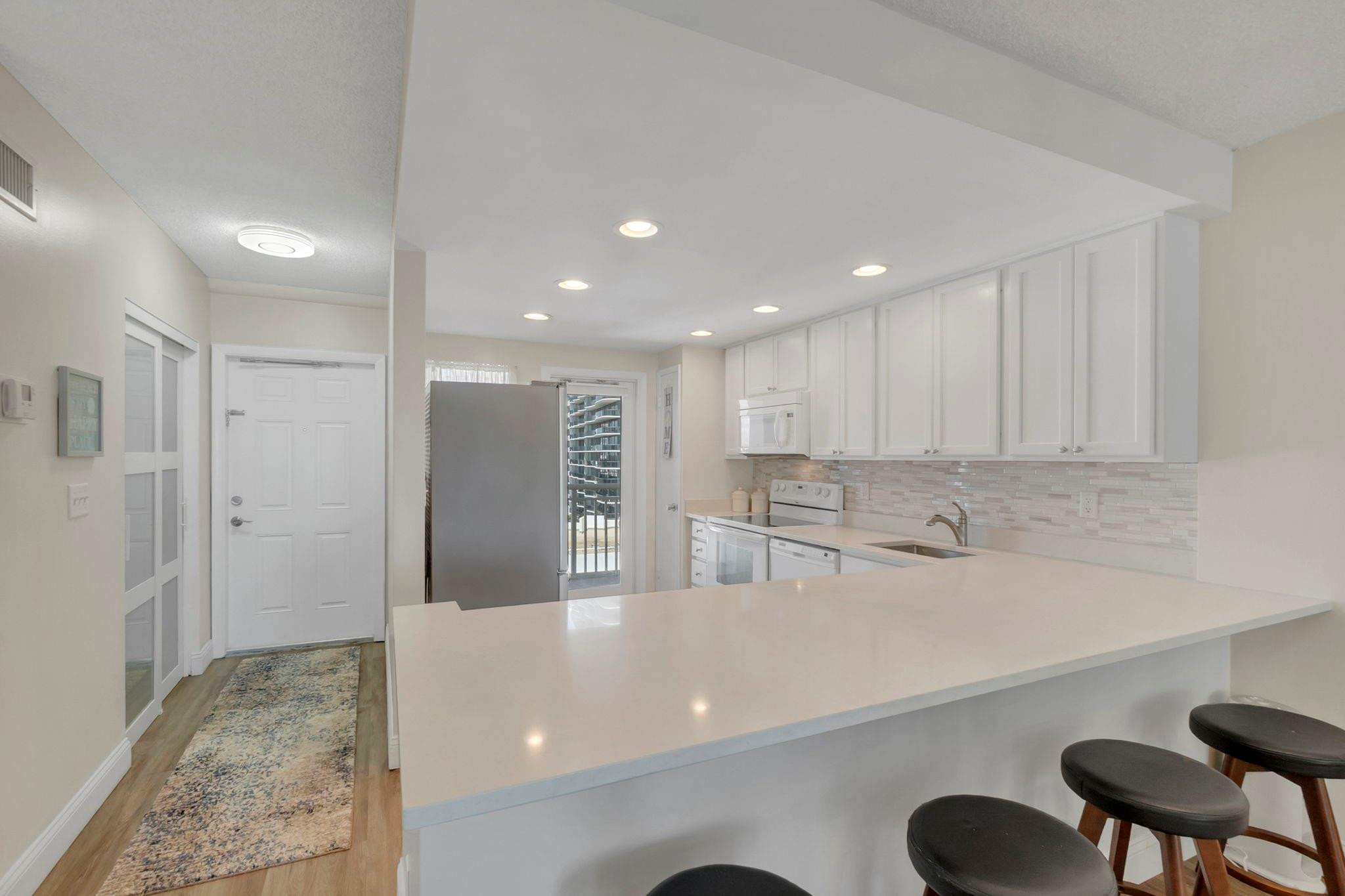 Admiralty Towers - Residential