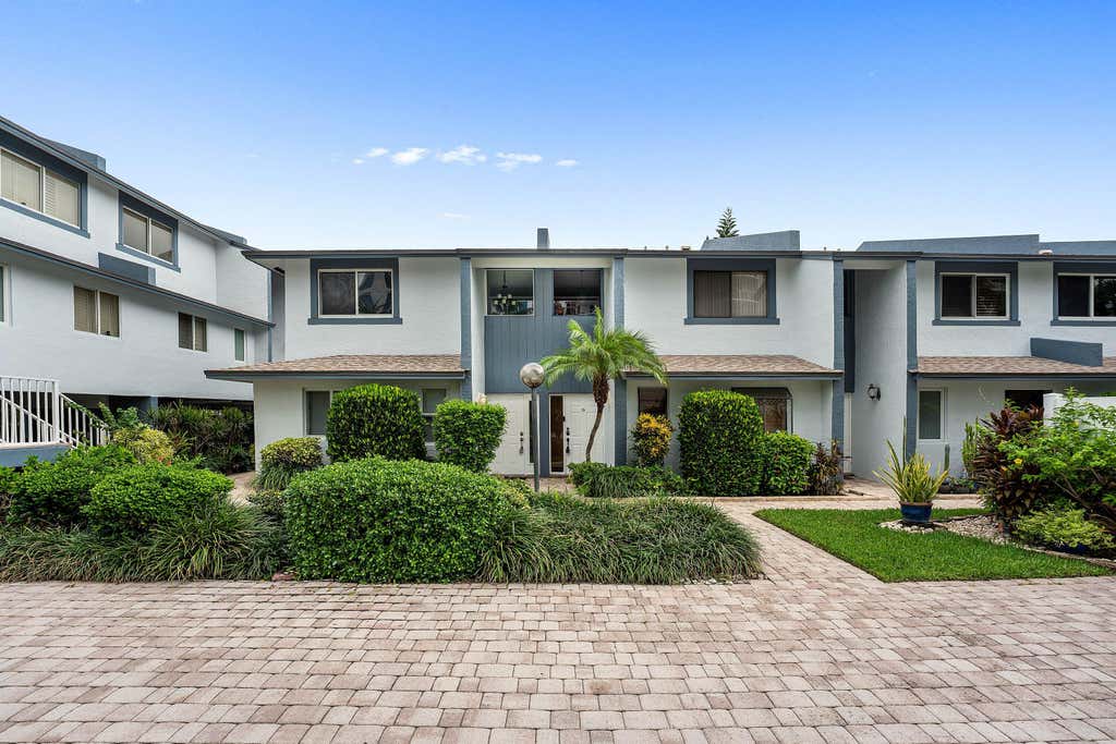 Photo of 3409 SE 8th Street #6, Pompano Beach, FL 33062 (MLS # B26048038)