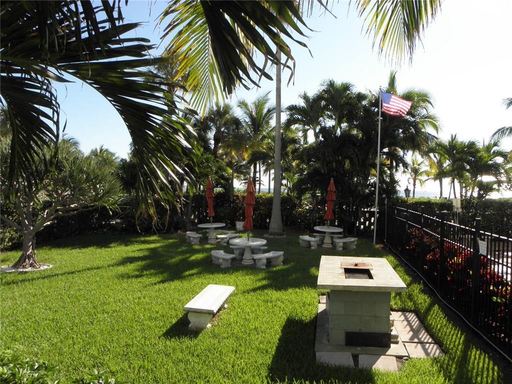 JAMAICA HOUSE - Residential