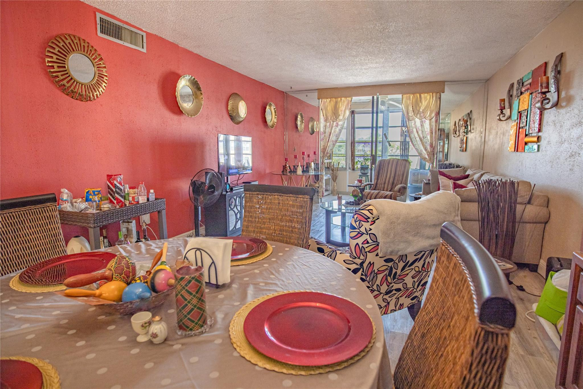 SOMERSET AT LAUDERDALE LA - Residential