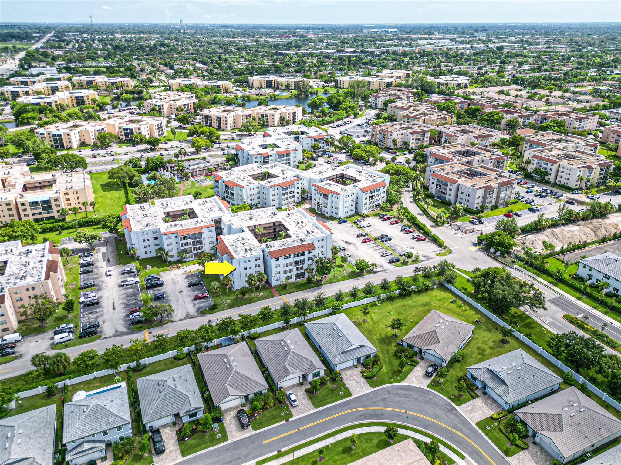 SOMERSET AT LAUDERDALE LA - Residential