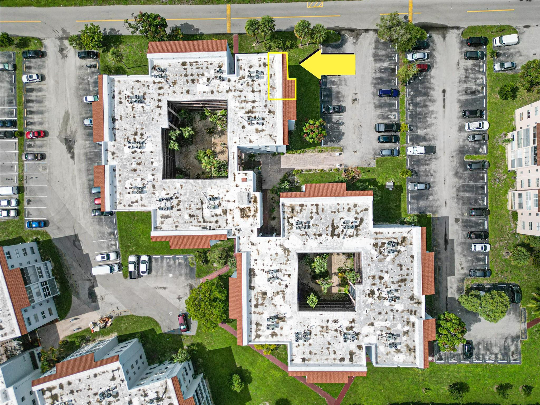 SOMERSET AT LAUDERDALE LA - Residential