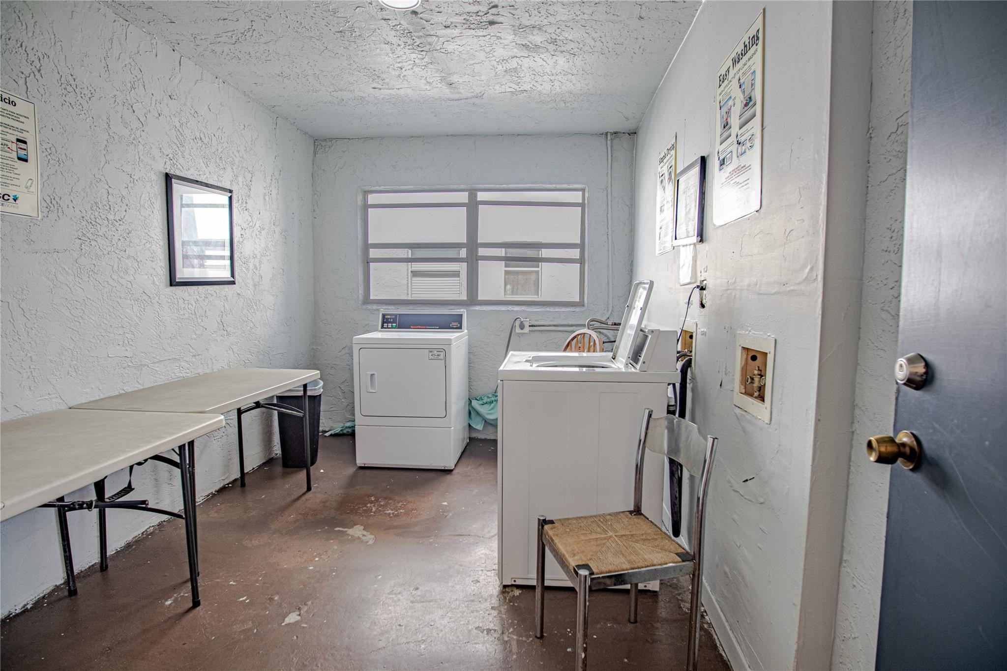 SOMERSET AT LAUDERDALE LA - Residential