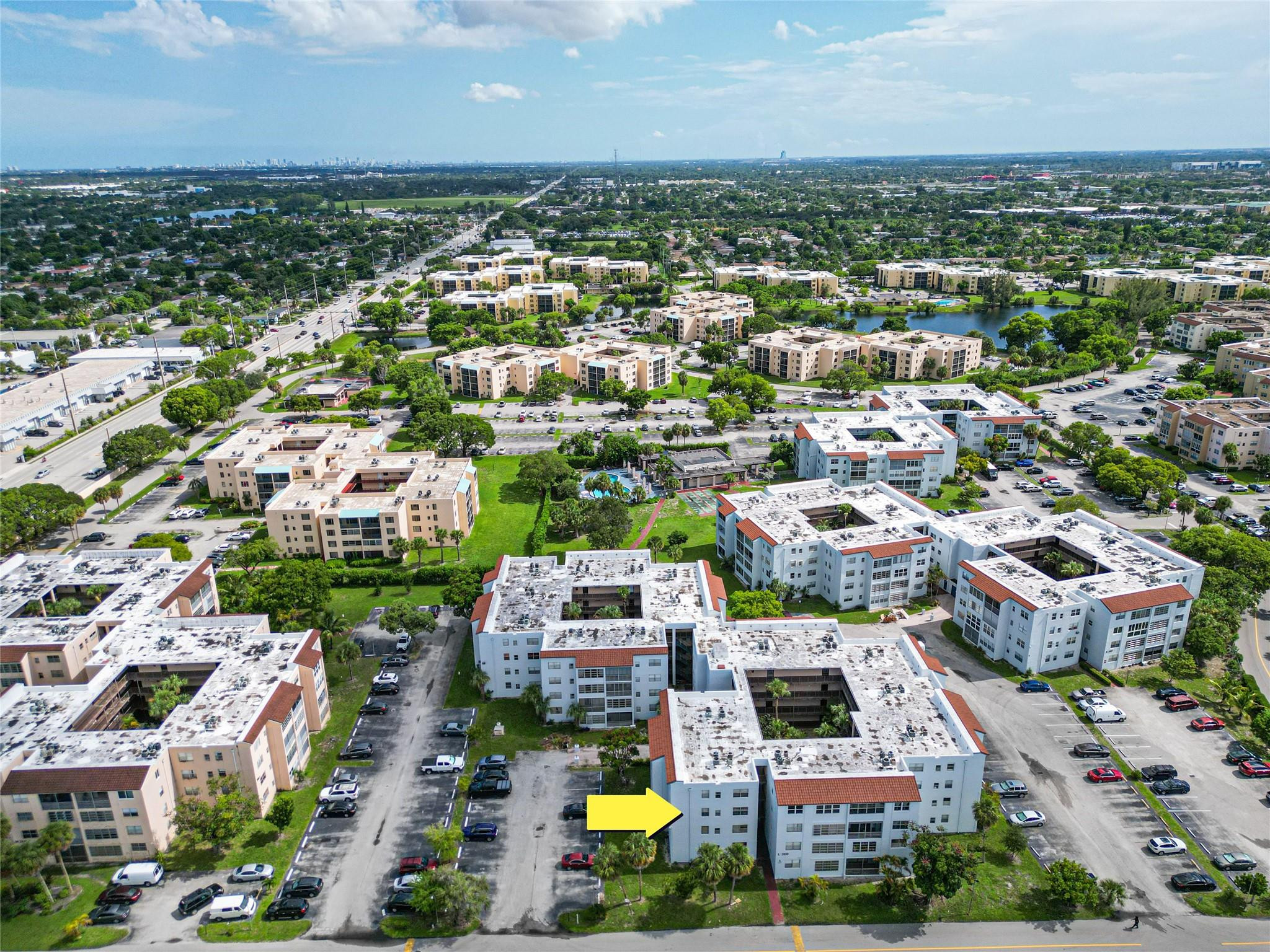 SOMERSET AT LAUDERDALE LA - Residential