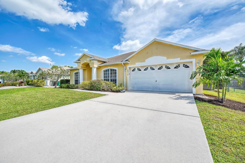 Photo of 6950 NW Denargo Street, Port St Lucie, FL 34983 (MLS # R10919572)