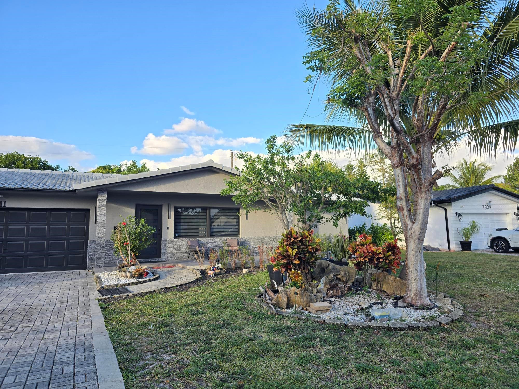 7811 NW 40th Court