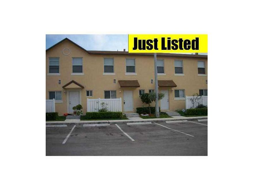 BEAUTIFUL 3 BEDROOM 2.5 BATHROOM TOWNHOME WITH GRANITE COUNTER TOP ALL NEW STAINLESS STEEL APPLIANCE, CERAMIC TILE ON FIRST FLOOR, CARPET IN BEDROOM, ALL AGE WELCOME, AND NO RENTAL RESTRICTIONS. SHOW AND SELL!!!!!!!!!!!!!!!!!!!!!!!!!!!!!!!!!!!!!!