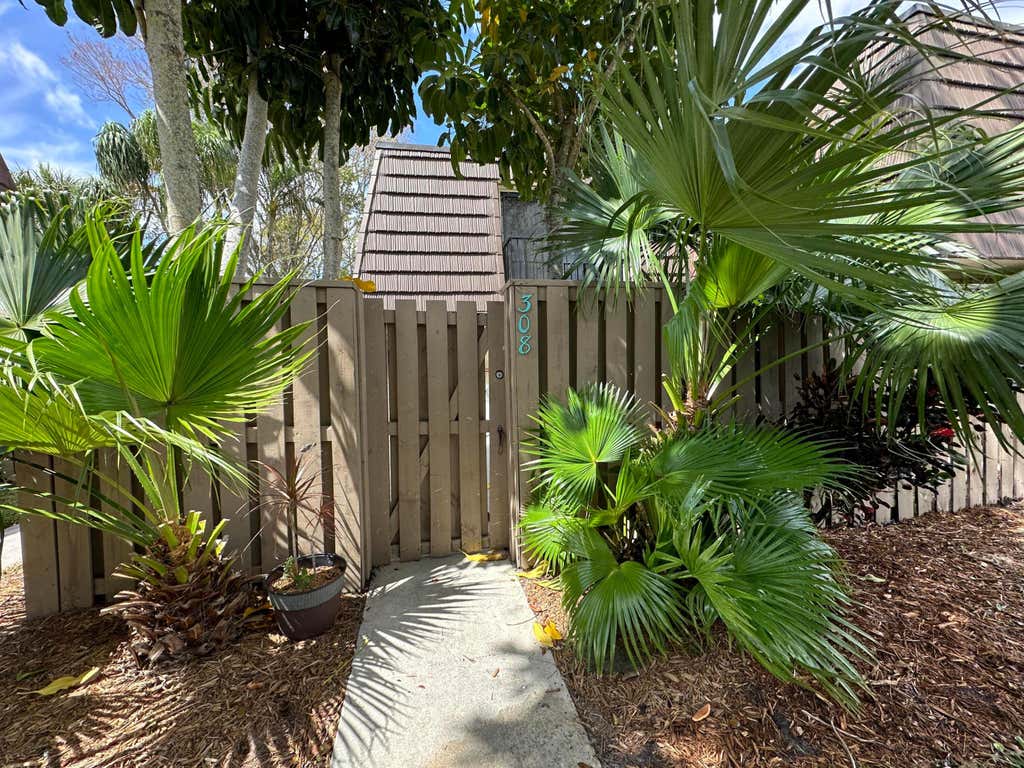 Photo of 308 3rd Court, Palm Beach Gardens, FL 33410 (MLS # B26056242)
