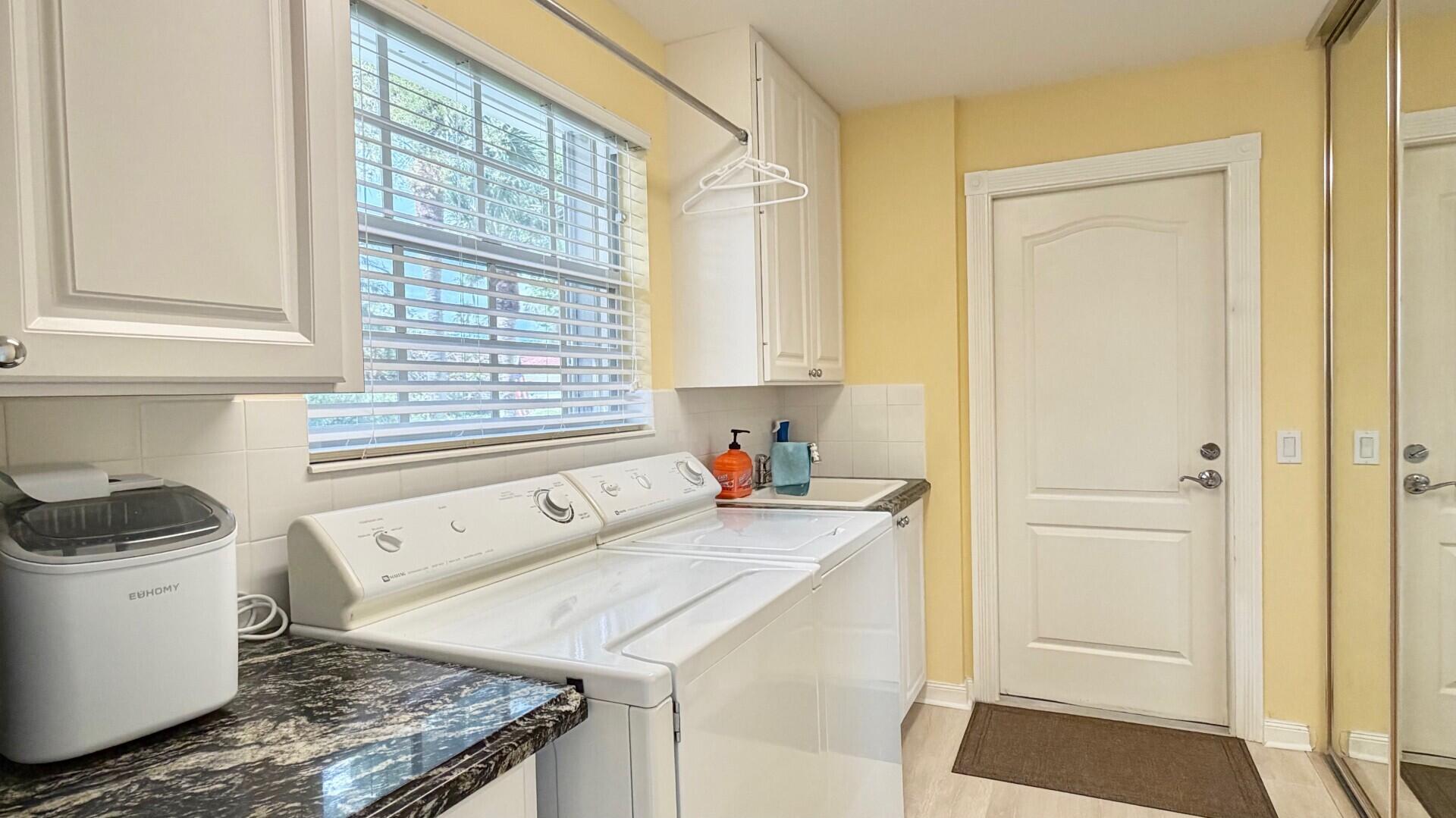 RIVERWALK - Residential