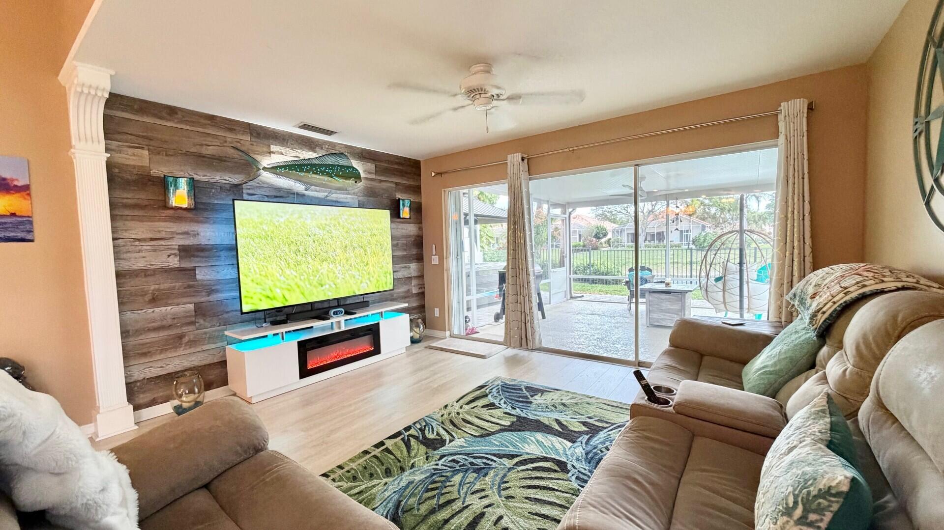 RIVERWALK - Residential