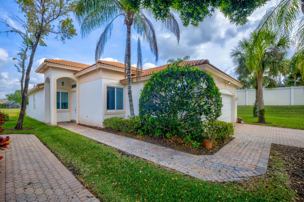 Photo of 8047 Brindisi Lane, Boynton Beach, FL 33472 (MLS # R11074741)