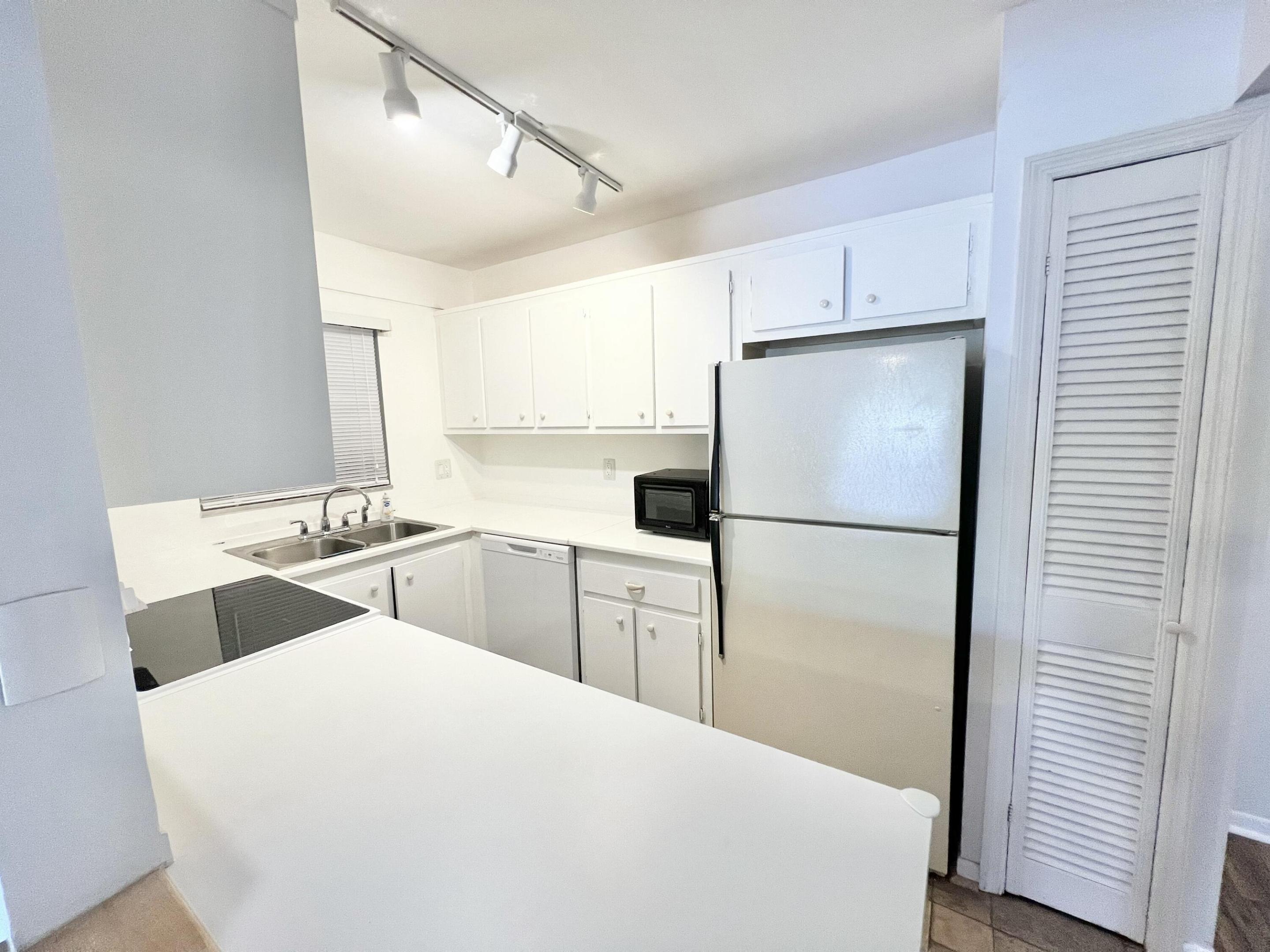 BOCA LINDA CONDO - Residential Lease