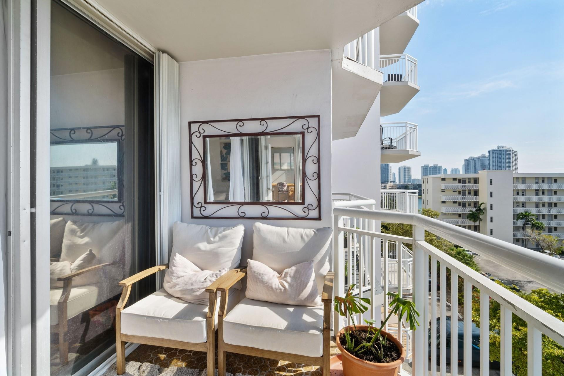 DEL PRADO MARINA - Residential