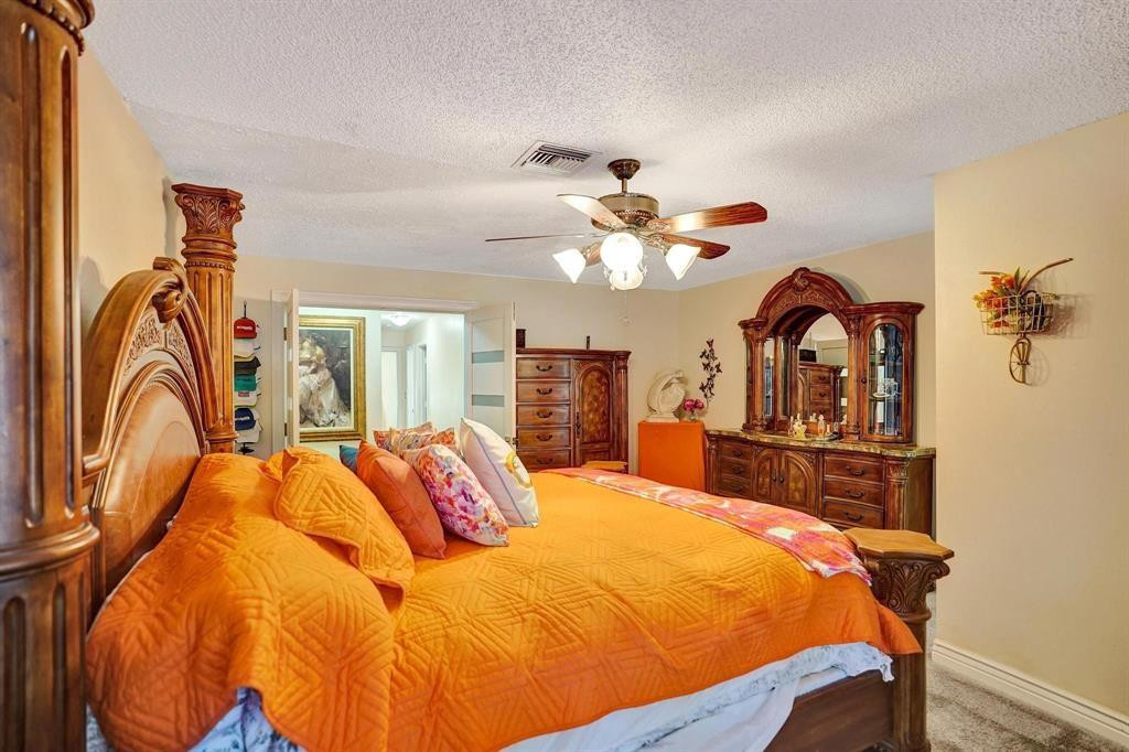 Oak Wood 80-39 B - Residential