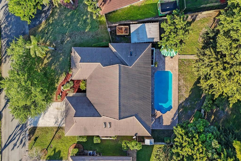 Oak Wood 80-39 B - Residential