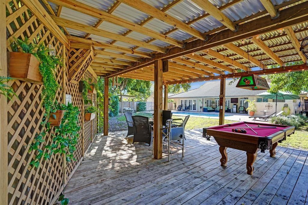 Oak Wood 80-39 B - Residential