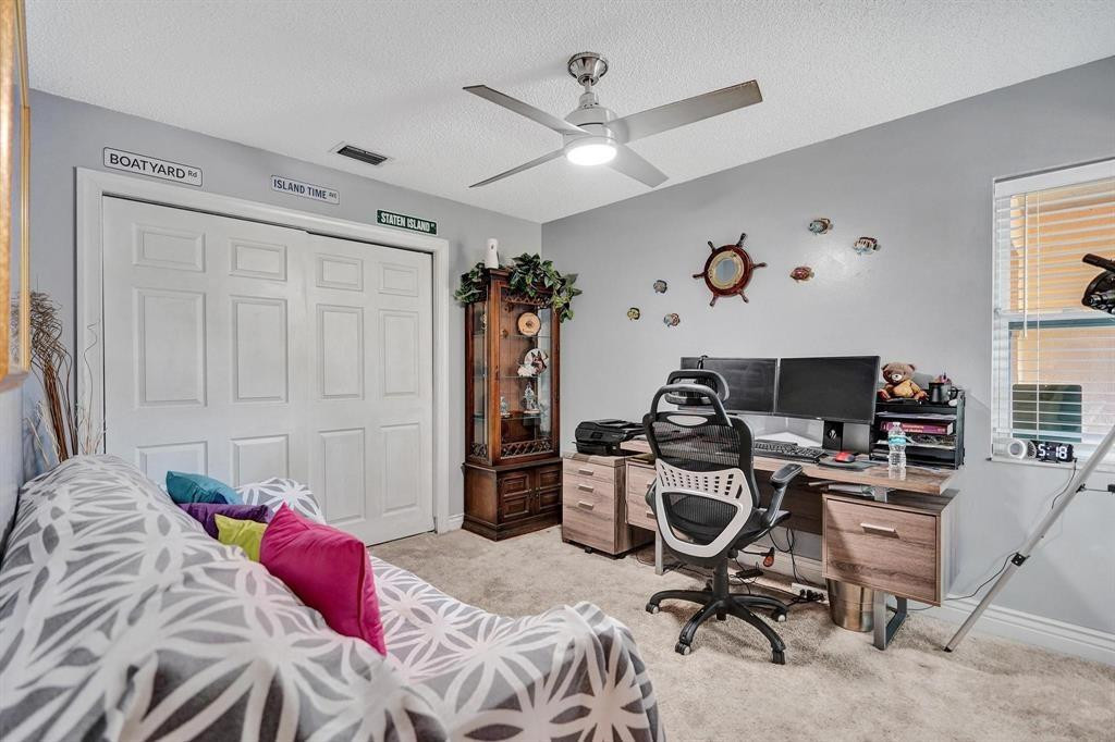 Oak Wood 80-39 B - Residential