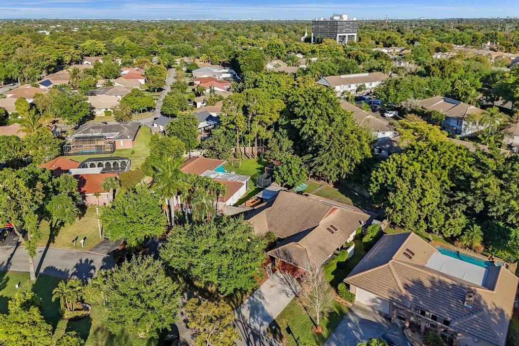 Oak Wood 80-39 B - Residential