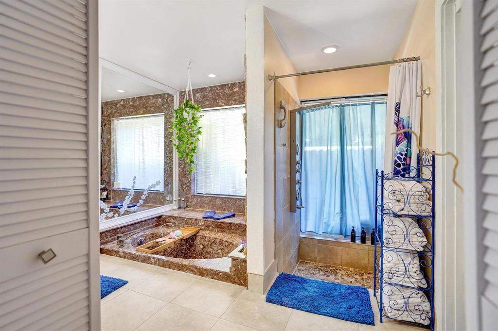 Oak Wood 80-39 B - Residential