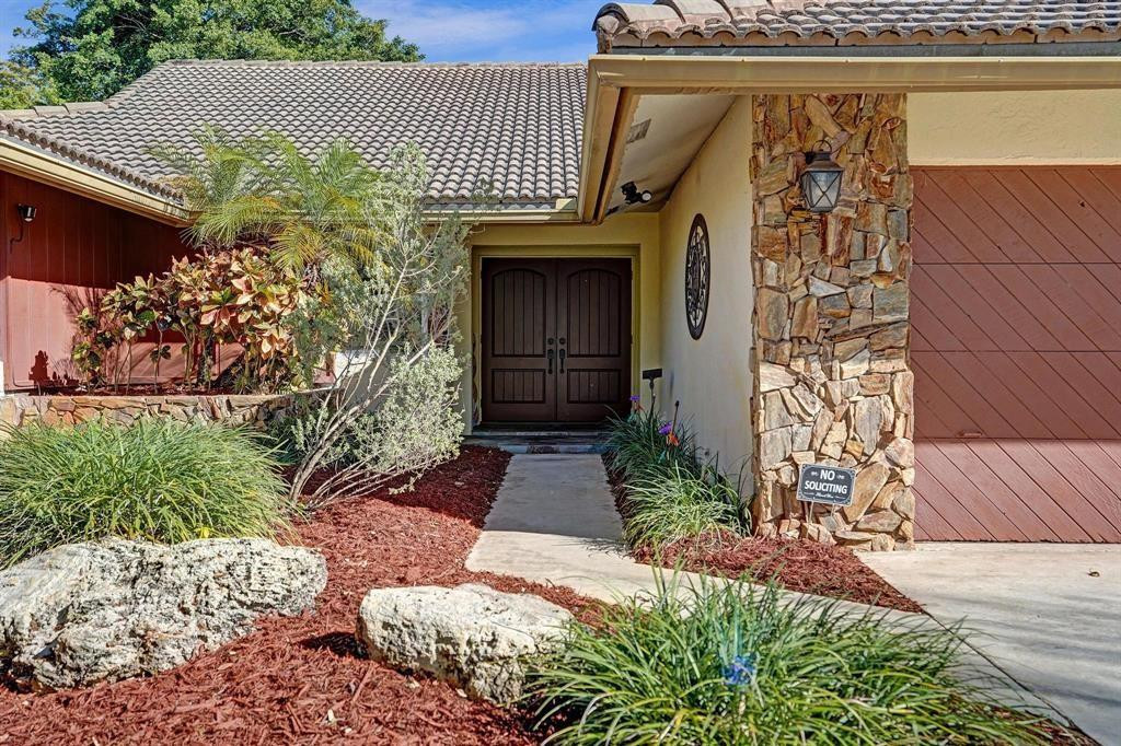 Oak Wood 80-39 B - Residential