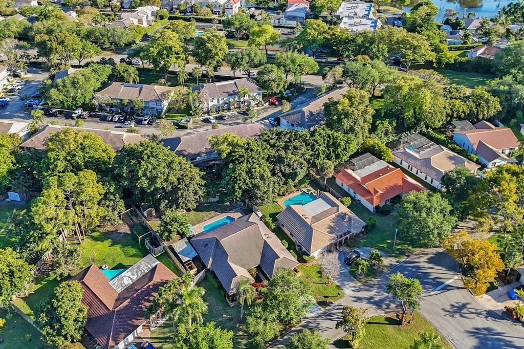 Oak Wood 80-39 B - Residential