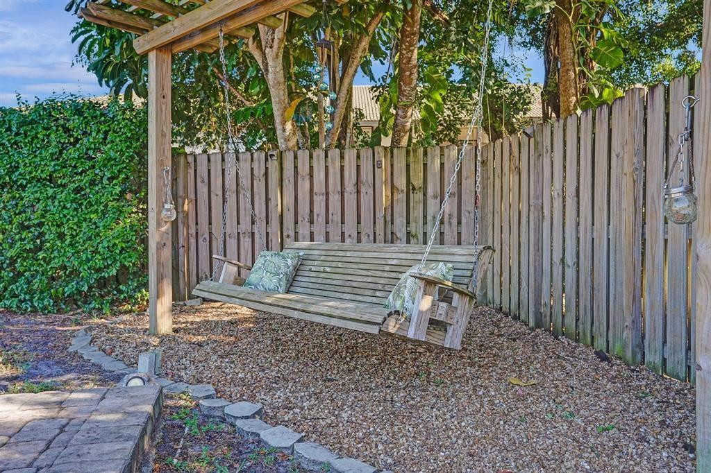 Oak Wood 80-39 B - Residential