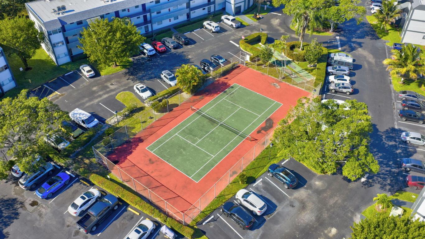 SANDS POINT CONDOMINIUM I - Residential