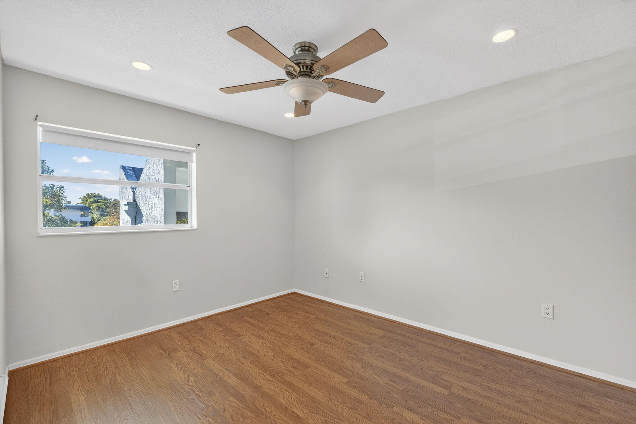 SANDS POINT CONDOMINIUM I - Residential